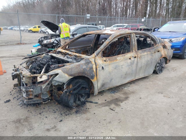 4T1B11HK2JU108286 Toyota CAMRY LE