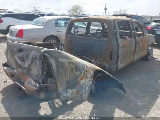 5TFLU4EN2FX137373 Toyota Tacoma Base V6
