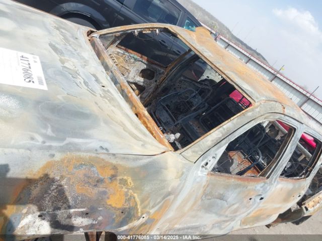 5TFLU4EN2FX137373 Toyota Tacoma Base V6