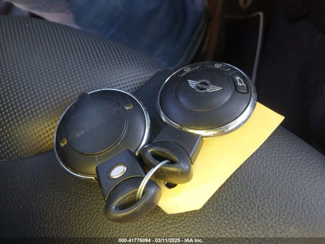 2011 MINI COOPER S WMWSV3C58BTY13782 Photo 10