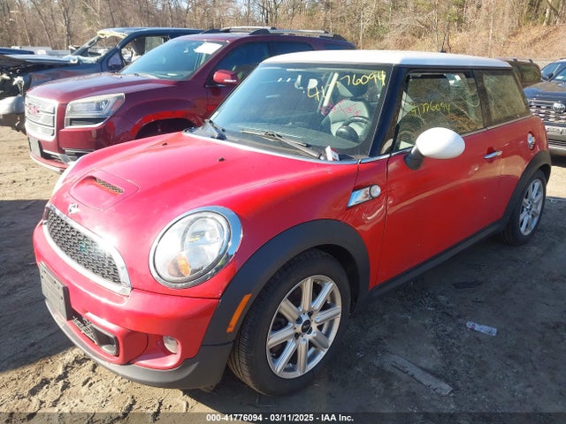 2011 MINI COOPER S WMWSV3C58BTY13782 Photo 1