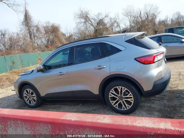 1FMCU0CZXNUA97120 Ford Escape Sel Hybrid