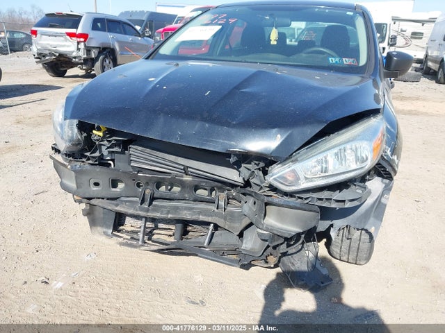 Ford FOCUS S 2016 1FADP3E25GL250244 Image 6