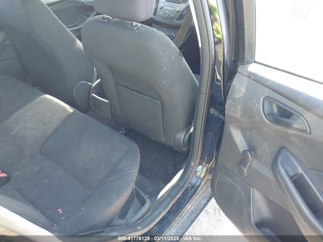 Ford FOCUS S 2016 1FADP3E25GL250244 Image 8
