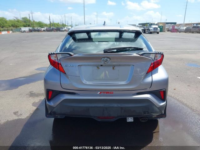 NMTKHMBX5JR009504 Toyota C-HR XLE