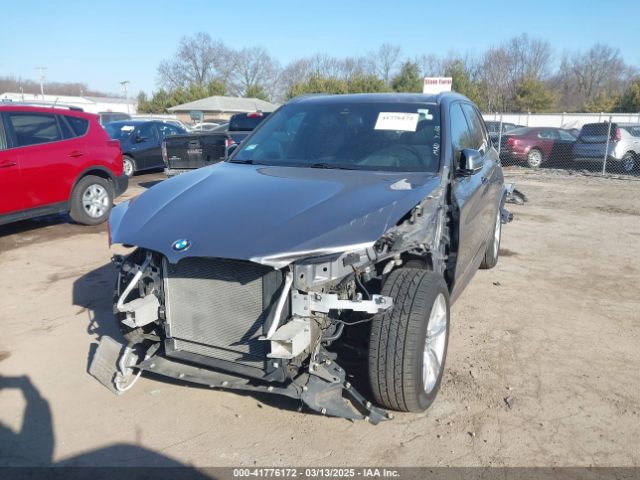 2017 BMW X5 5UXKR6C53H0J84191 Photo 1