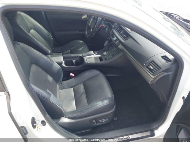 JTHKD5BH0E2182578 Lexus CT 200H