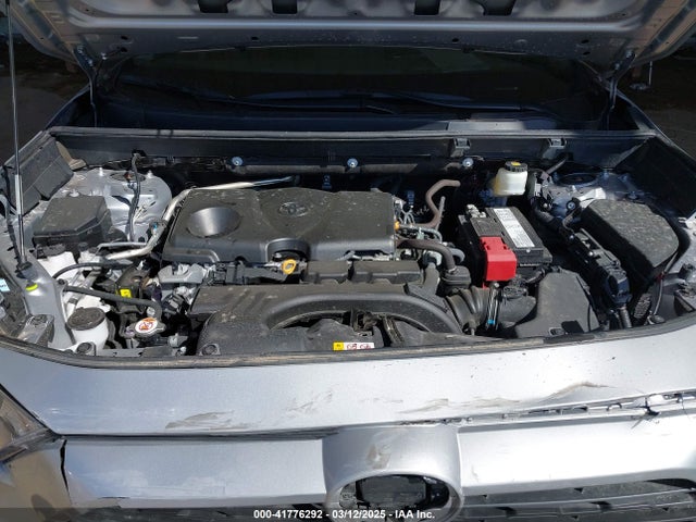 2T3H1RFV0KW052444 Toyota RAV4 LE