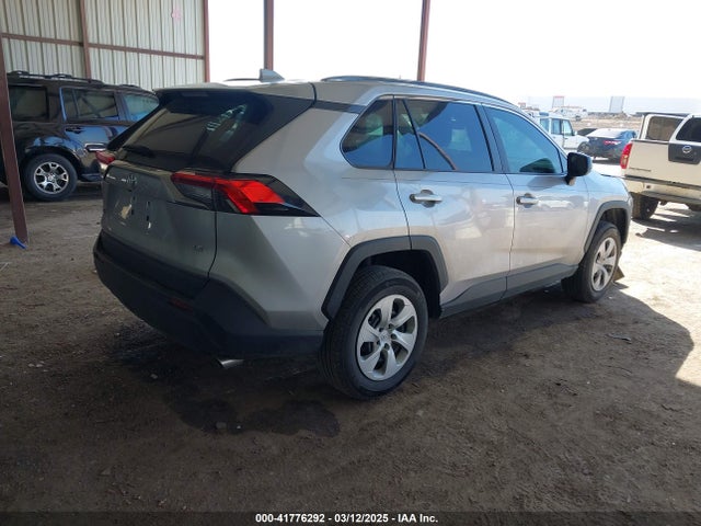 2T3H1RFV0KW052444 Toyota RAV4 LE
