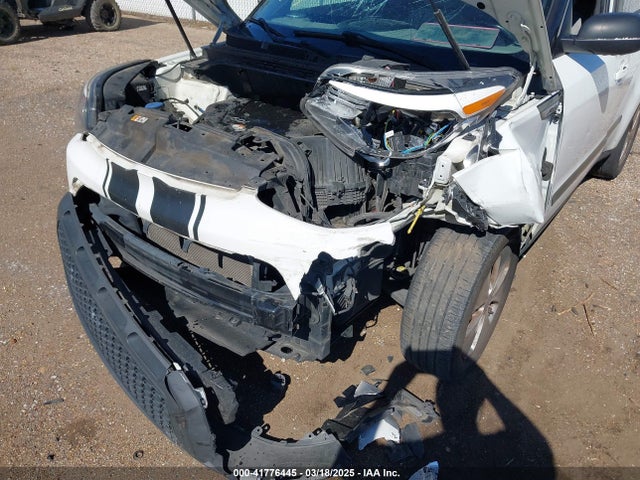 KNDJN2A27G7395720 KIA Soul