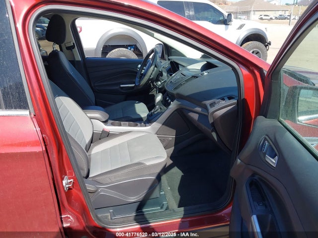 1FMCU9GX2FUA75935 Ford ESCAPE SE