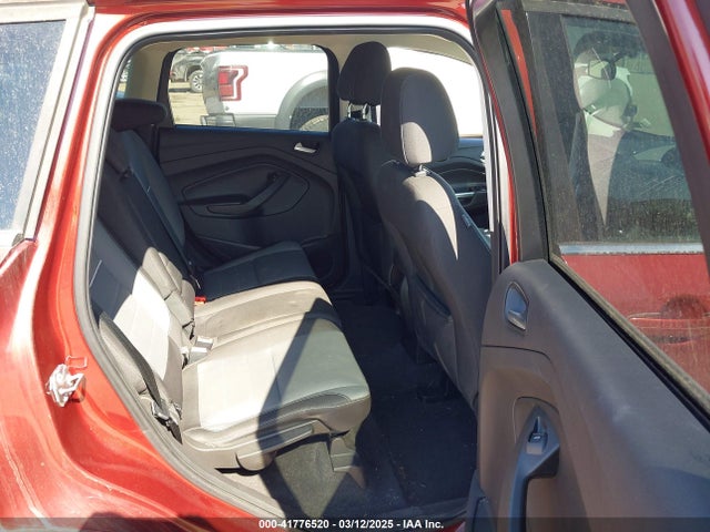 1FMCU9GX2FUA75935 Ford ESCAPE SE