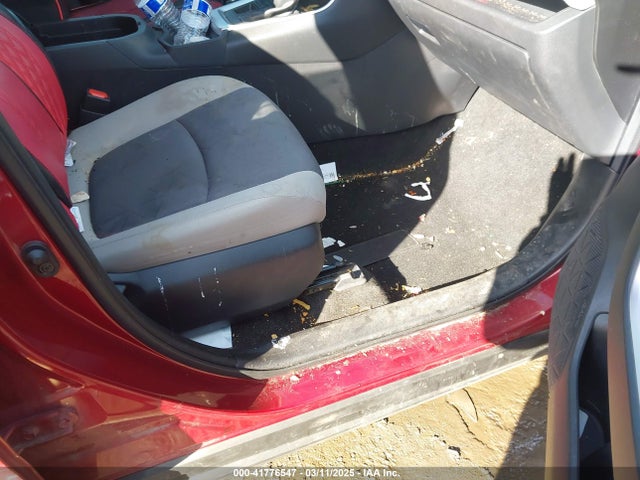 Toyota Rav4 Xle 2019 JTMP1RFV9KD038616 Image 4