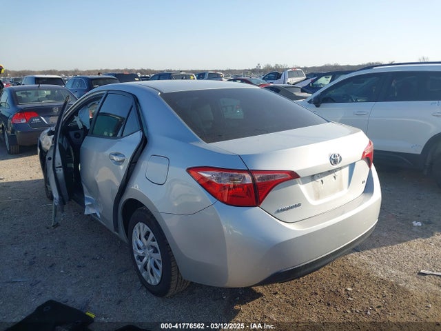 5YFBURHE6HP676066 Toyota COROLLA LE