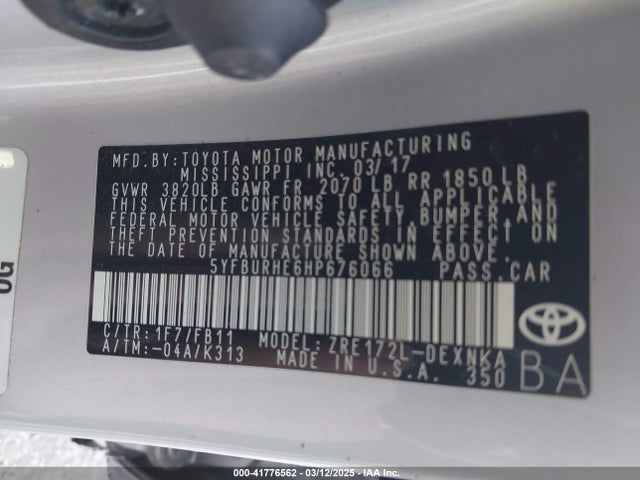 5YFBURHE6HP676066 Toyota COROLLA LE