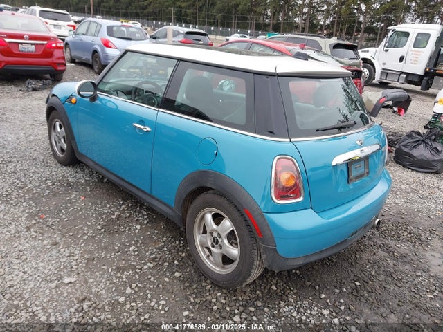 2009 MINI COOPER WMWMF33569TW70413 Photo 2