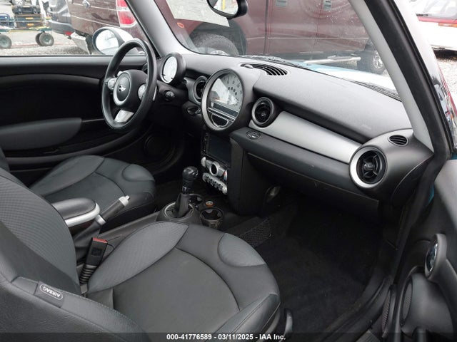 2009 MINI COOPER WMWMF33569TW70413 Photo 4