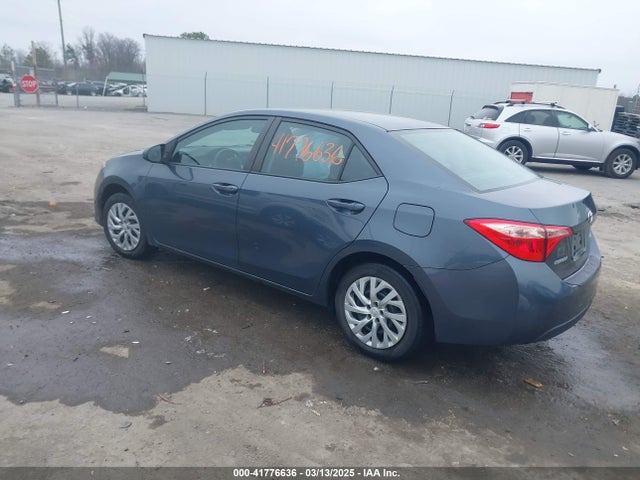 Toyota COROLLA LE 2018 2T1BURHEXJC975842 Image 3
