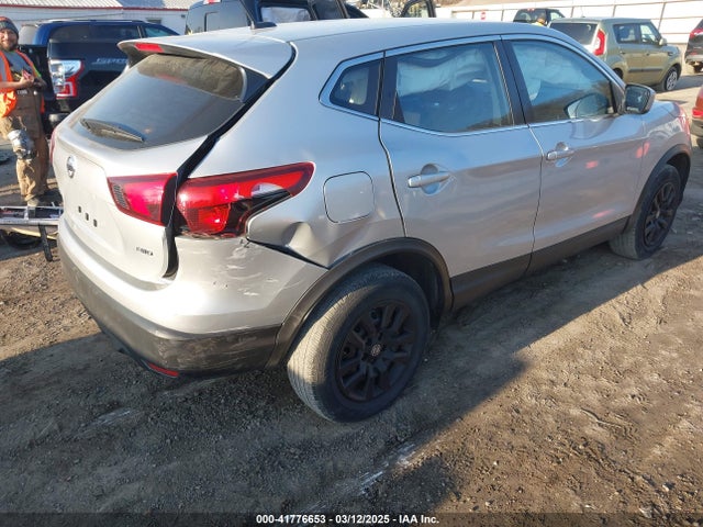 JN1BJ1CR6JW265142 Nissan Rogue Sport S