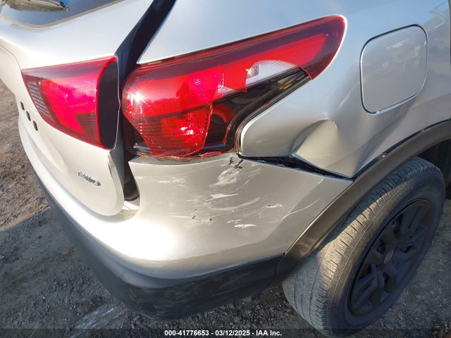 JN1BJ1CR6JW265142 Nissan Rogue Sport S