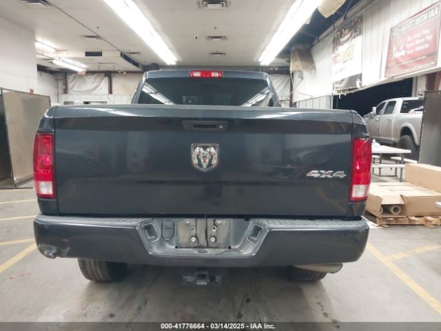 1C6RR7FG3JS345868 RAM 1500 Express  4x4 6'4 Box