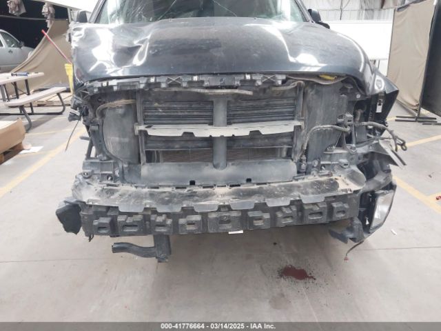 1C6RR7FG3JS345868 RAM 1500 Express  4x4 6'4 Box