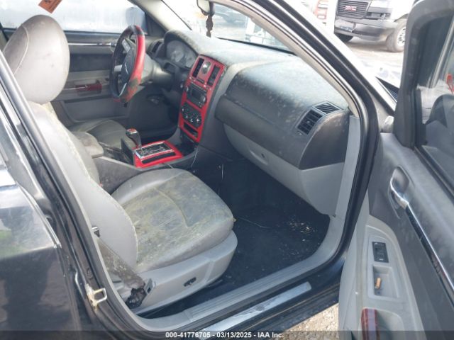 2005 CHRYSLER 300C 2C3JA63H35H136068 Photo 4