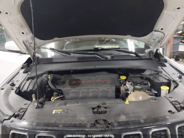 3C4NJDBB0HT692722 Jeep New Compass Latitude 4x4