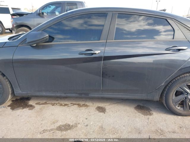 5NPLM4AG6NH070858 Hyundai ELANTRA SEL