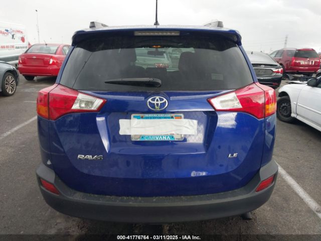 2T3ZFREVXFW231667 Toyota RAV4 LE