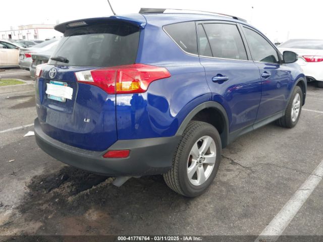 2T3ZFREVXFW231667 Toyota RAV4 LE