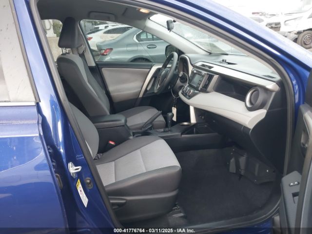 2T3ZFREVXFW231667 Toyota RAV4 LE