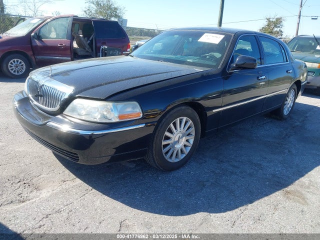Aukcja sprzedaży 2004 Lincoln Town Car Signature, vin: 1LNHM81W44Y645195, numer aukcji: 41776962