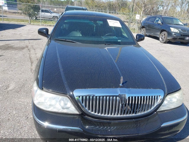 Aukcja sprzedaży 2004 Lincoln Town Car Signature, vin: 1LNHM81W44Y645195, numer aukcji: 41776962