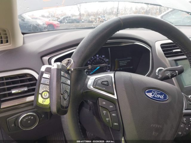3FA6P0HD5JR210985 Ford FUSION SE