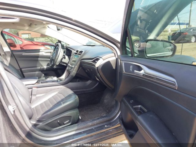 3FA6P0HD5JR210985 Ford FUSION SE