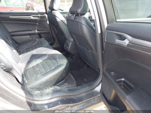 3FA6P0HD5JR210985 Ford FUSION SE