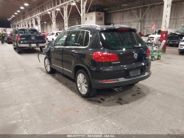 WVGAV3AX4EW528594 Volkswagen TIGUAN SE