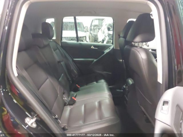 WVGAV3AX4EW528594 Volkswagen TIGUAN SE