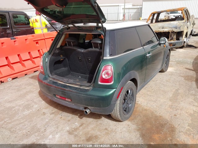 2013 MINI HARDTOP WMWSU3C52DT690373 Photo 2