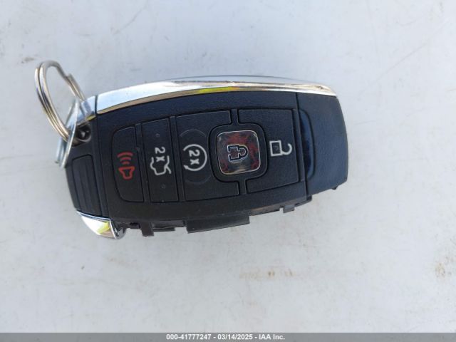 5LMCJ3C9XHUL13690 Lincoln Mkc Reserve