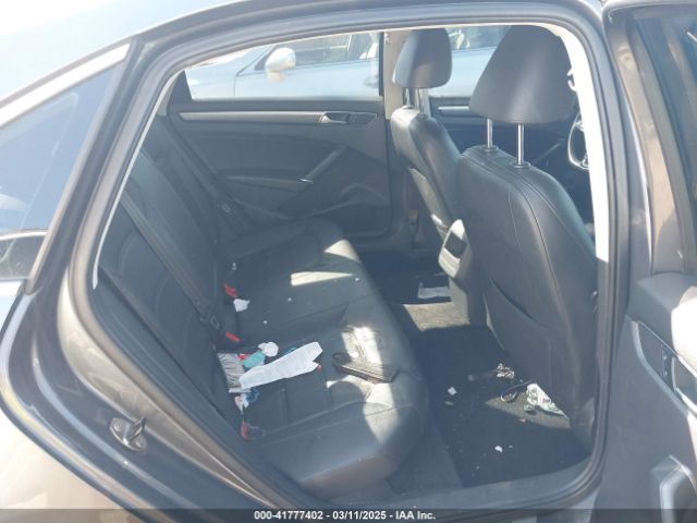 1VWDT7A30HC047594 Volkswagen Passat 1.8t R-line