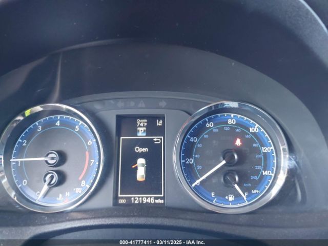 2T1BURHE2HC754939 Toyota COROLLA SE