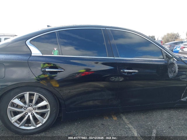 JN1BV7AR2EM685587 Infiniti Q50 Premium