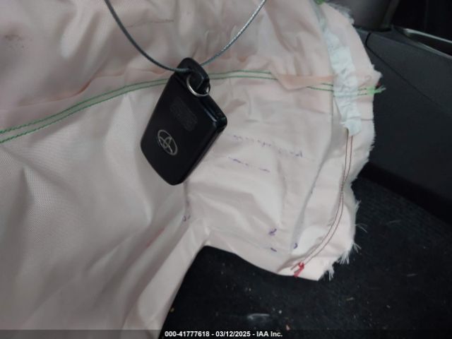 2T3NFREV8JW454135 Toyota RAV4 SE