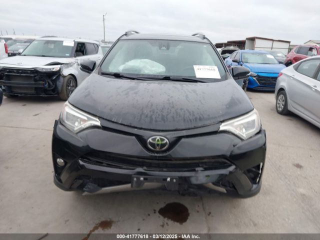 2T3NFREV8JW454135 Toyota RAV4 SE