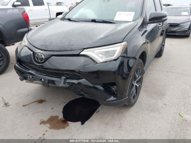 2T3NFREV8JW454135 Toyota RAV4 SE