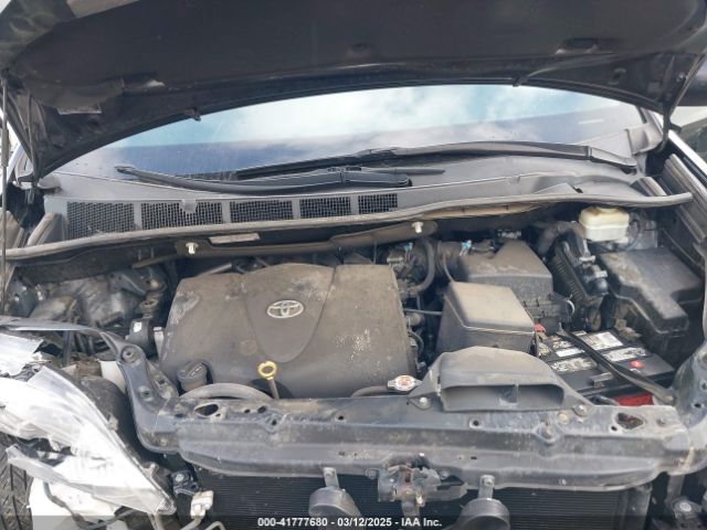 5TDKZ3DC4JS958786 Toyota Sienna Le 8 Passenger