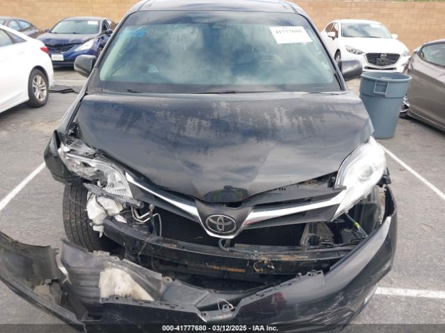 5TDKZ3DC4JS958786 Toyota Sienna Le 8 Passenger