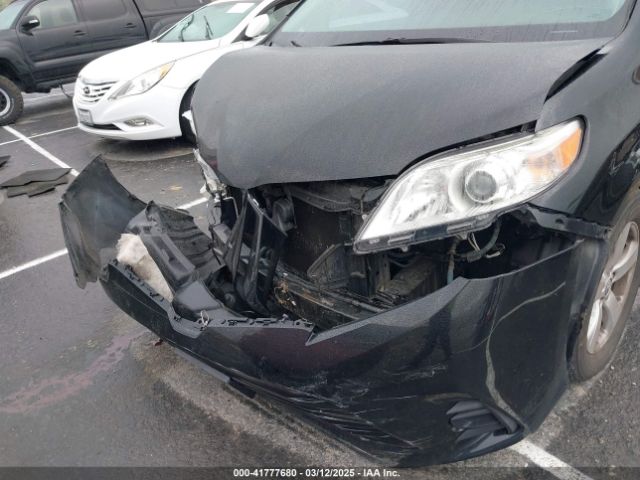 5TDKZ3DC4JS958786 Toyota Sienna Le 8 Passenger